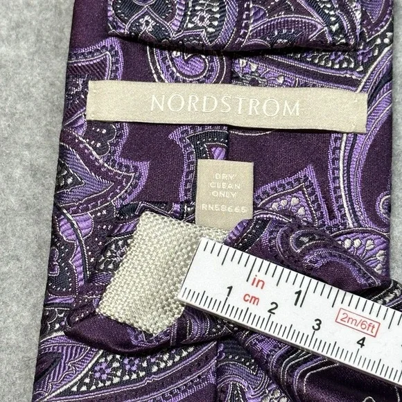 Nordstrom Purple Paisley Jacquard Mens Silk Tie 61 x 3.25 Long USA - Picture 3 of 6